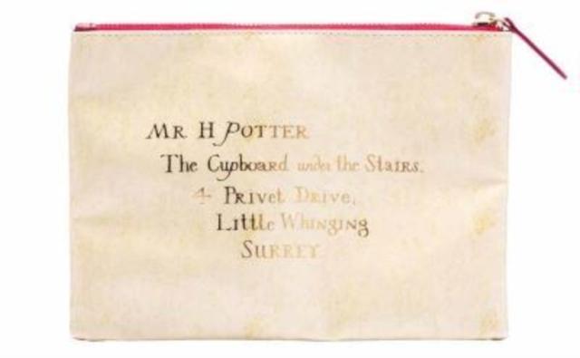 Harry Potter: Hogwarts Acceptance Letter Accessory Pouch Harry Potter: Hogwarts Acceptance Letter Accessory Pouch